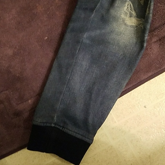 There are like jeans but fake and skinny - Picture 3 of 3